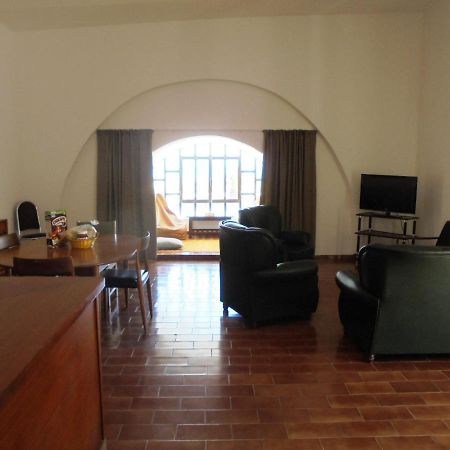 Ema'S Beach And Nightlife House Apartment Lagos Exterior photo