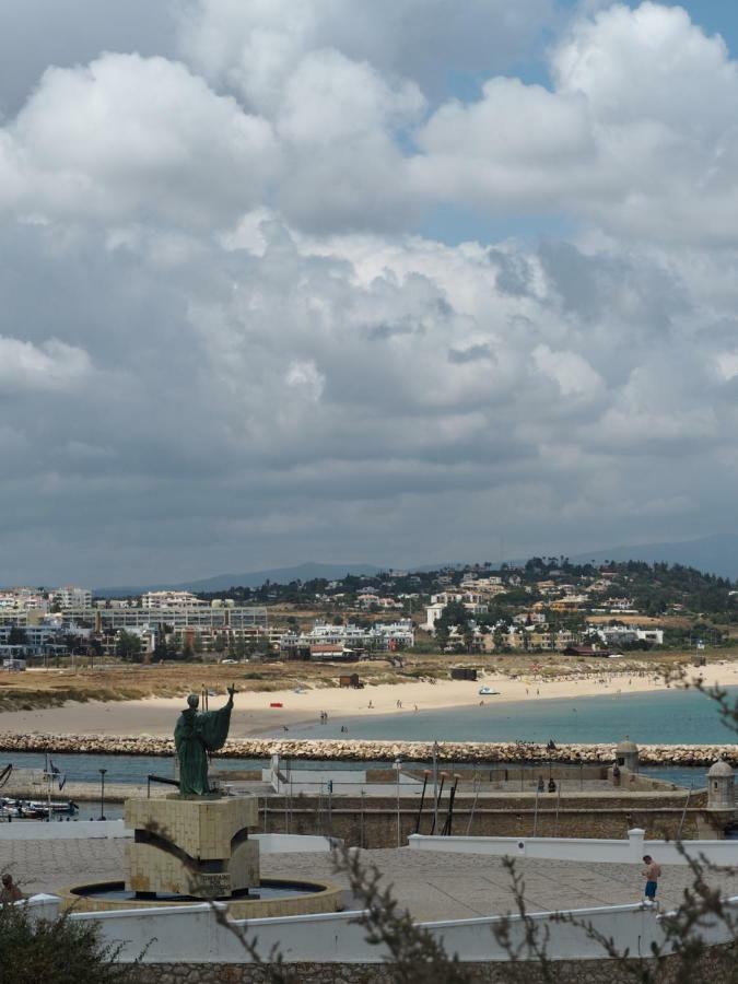 Ema'S Beach And Nightlife House Apartment Lagos Exterior photo